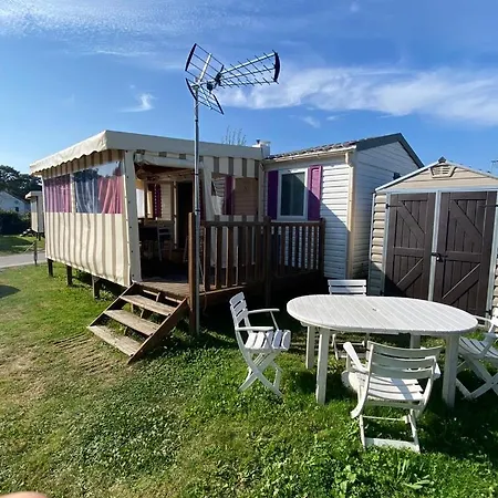 Camping Mobil 5 Personnes - *** Les Ollivaud- *