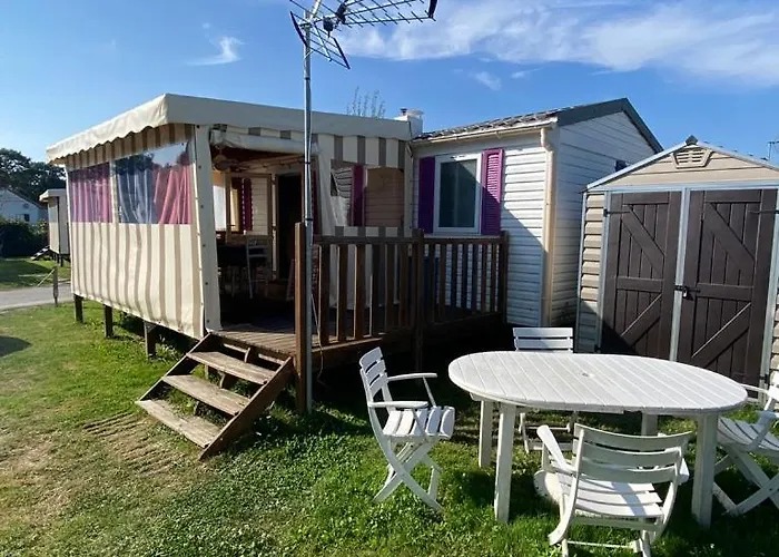 Camping Mobil 5 Personnes - *** Les Ollivaud- *